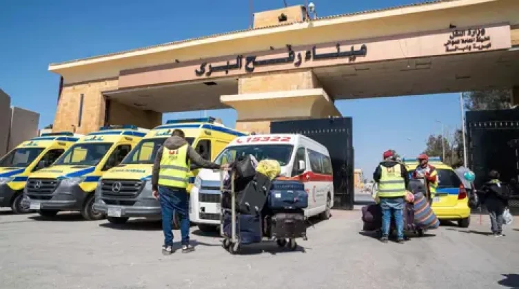 إسرائيل تفتح معبر رفح لخروج سكان غزة