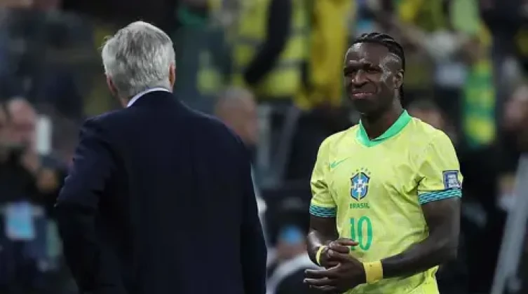 أنشيلوتي يضع شرطًا صارمًا لفينيسيوس قبل كأس العالم