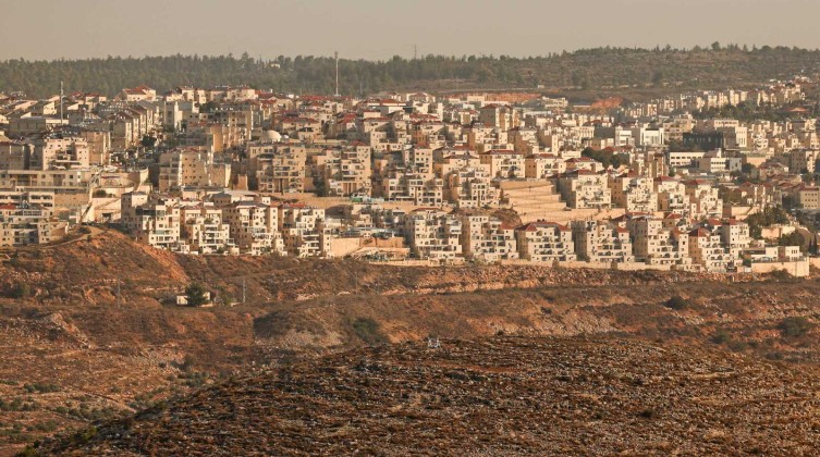 الاحتلال يقرّ إنشاء 764 وحدة سكنية جديدة في مستوطنات الضفة