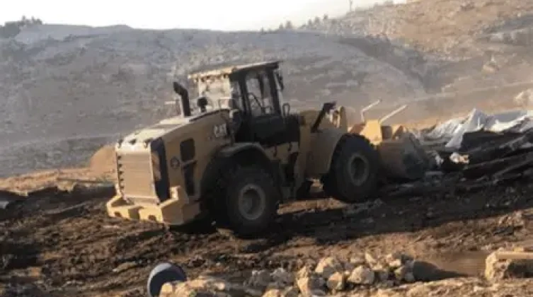 الاحتلال يهدم منشآت زراعية في عناتا بالقدس