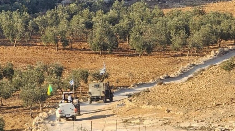 الاحتلال يمنع مزارعًا من حراثة أرضه بمسافر يطا جنوب الخليل