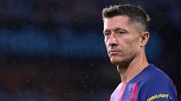 ليفاندوفسكي يرد على "عرض رسمي" من الهلال السعودي