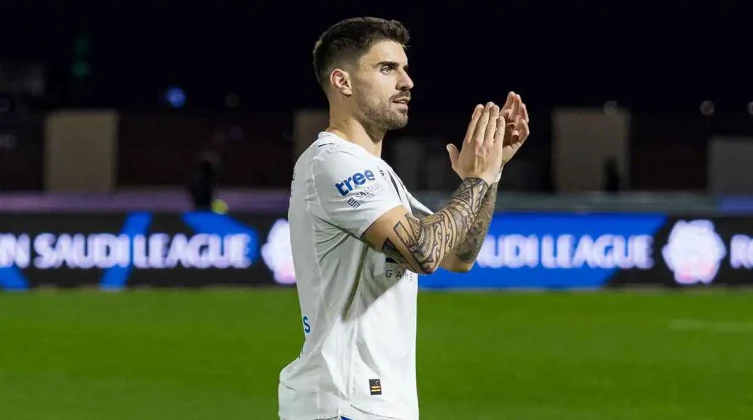 تقارير: روبن نيفيز يقترب من تجديد عقده مع الهلال السعودي