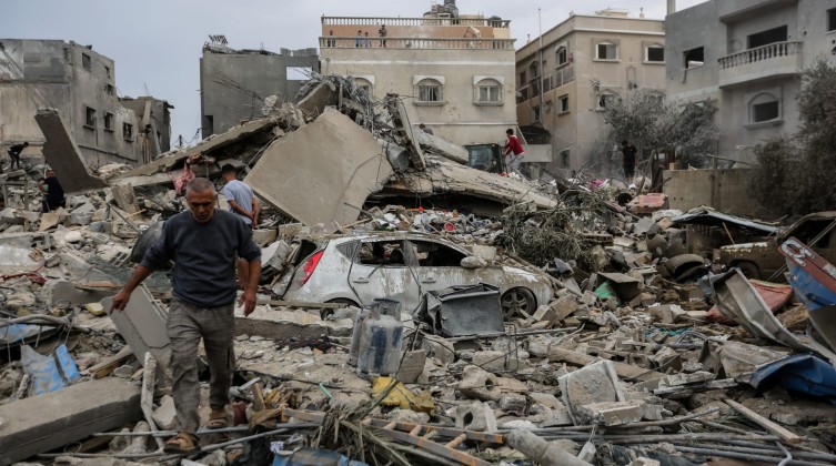 إصابات إحداها خطيرة برصاص الاحتلال في مدينة غزة وخان يونس