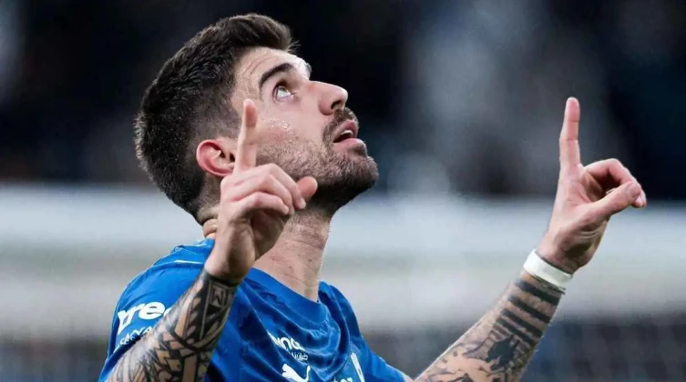 الهلال السعودي يقترب من تمديد عقد روبن نيفيز