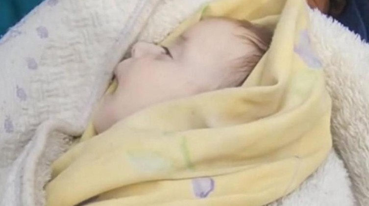 وفاة رضيعة نتيجة البرد القارس في مدينة غزة