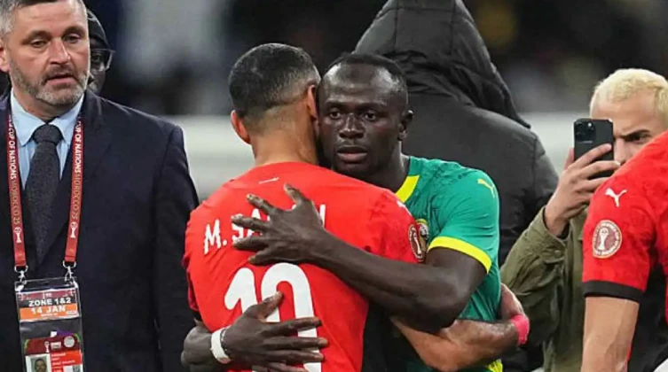 بعد فوز السنغال.. ساديو ماني يفاجئ محمد صلاح