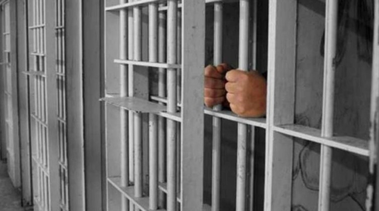 الاحتلال يصدر ويجدد الاعتقال الإداري بحق 39 معتقلًا