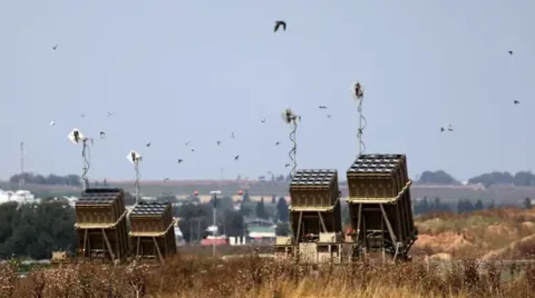 "واللا": استعدادات إسرائيلية لهجوم صاروخي واسع من إيران