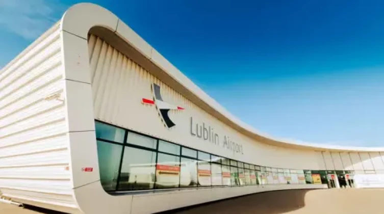 إغلاق مطارين بولنديين بسبب أنشطة عسكرية