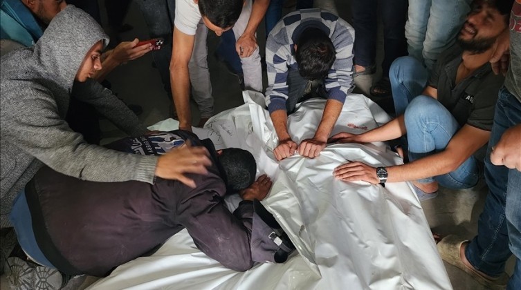 الصحة: شهيدان و11 مصابًا بغزة خلال 24 ساعة
