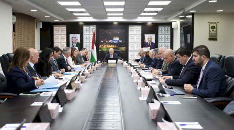 مجلس الوزراء يُحذر من التباطؤ غير المبرر في إدخال مستلزمات المعيشة لغزة
