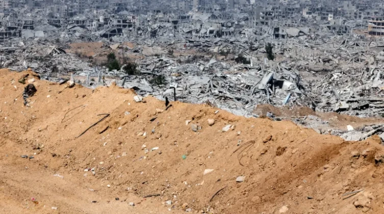 غارديان: إدارة ترامب تخطط لبناء قاعدة عسكرية تضم 5000 جندي في غزة