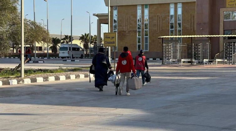 اللجنة الوطنية لإدارة غزة تُعلن بدء التشغيل التجريبي لمعبر رفح في الاتجاهين