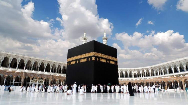 جمعية شركات الحج والعمرة بغزة تعلّق إجراءات موسم الحج 1447هـ