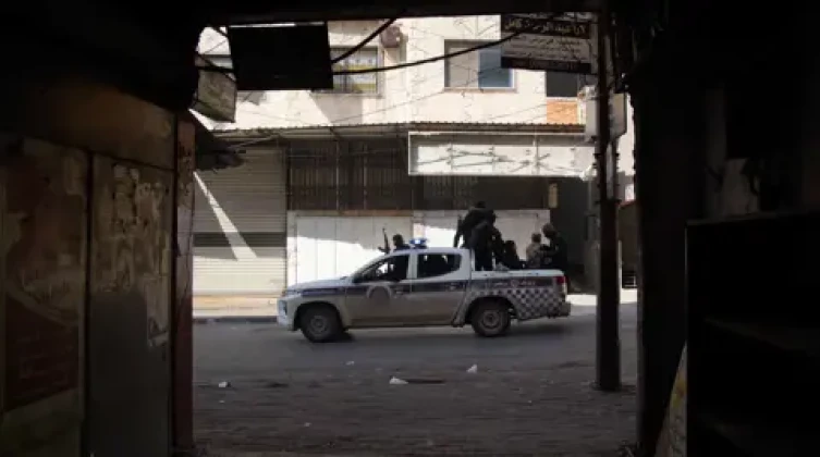 العثور على صحفي سوري مقتولًا داخل منزله بريف القرداحة