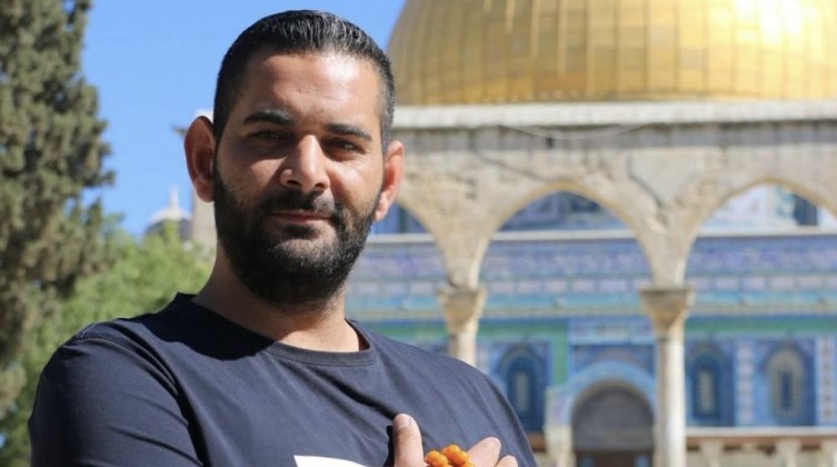 الاحتلال يعتقل موظفًا أثناء دخوله المسجد الأقصى