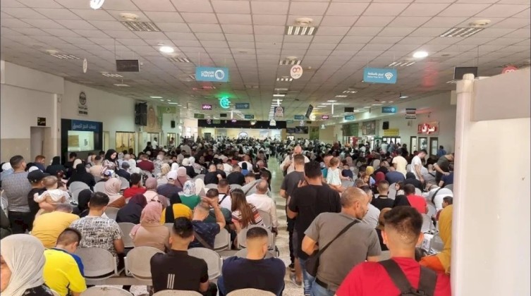 10 ألف مسافر عبروا معبر الكرامة خلال أسبوع