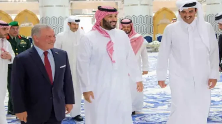 اجتماع ثلاثي يضم أمير قطر وولي العهد السعودي وعاهل الأردن