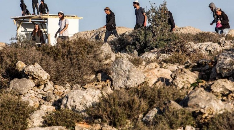 تهجير ثلاث عائلات من عاطوف شرق طوباس بعد تصاعد اعتداءات المستوطنين