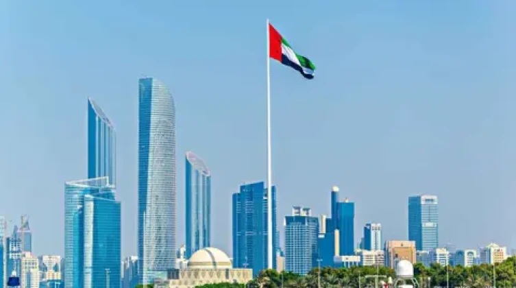 مقتل شخصين وإصابة 3 بشظايا صاروخ في أبوظبي