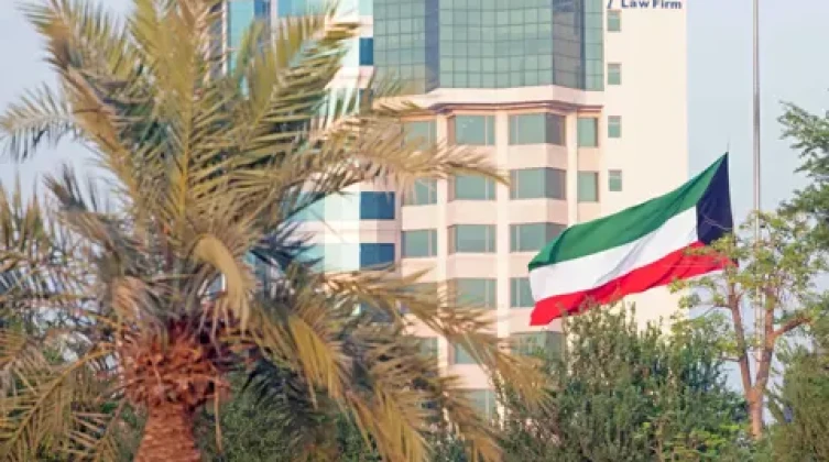 الكويت: تعرّض ميناء الشويخ لهجوم بمسيرات معادية