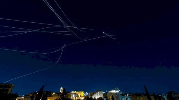 الجيش الإسرائيلي: نصف الصواريخ الإيرانية المطلقة عنقودية