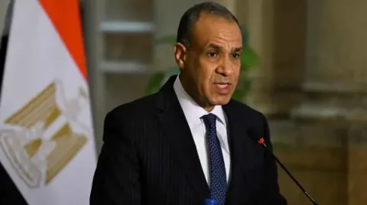 وزير الخارجية المصري يصل الدوحة في مستهل جولة خليجية