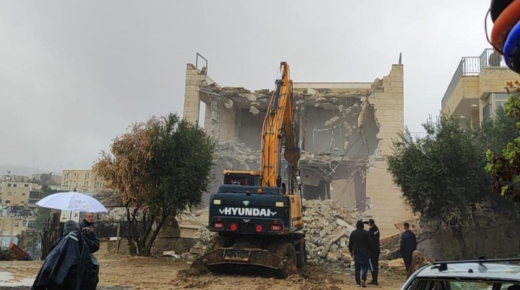 الاحتلال يُنفذ عمليات هدم في الديوك التحتا غرب أريحا