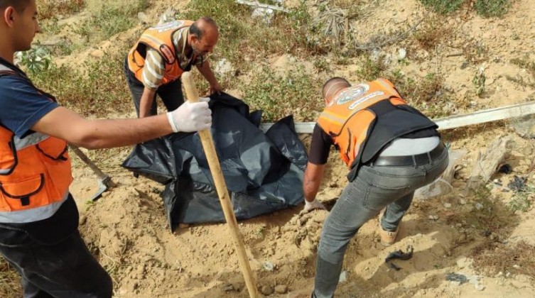 الدفاع المدني: 8 آلاف شهيد جثامينهم عالقة تحت الأنقاض بغزة