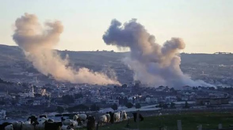 جيش الاحتلال ينذر بإخلاء قرى جنوب لبنان وغارات تستهدف عدة بلدات