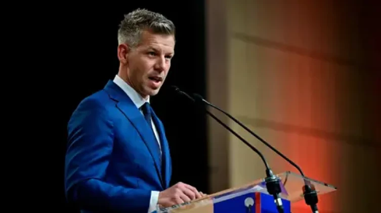 حكومة المجر الجديدة تتعهد بفتح أرشيف "الشرطة السرية"