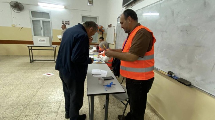 تمديد التصويت في انتخابات دير البلح ساعة واحدة