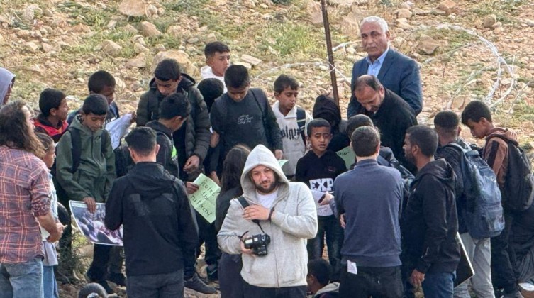 الاحتلال يقمع وقفة طلبة في مسافر يطا