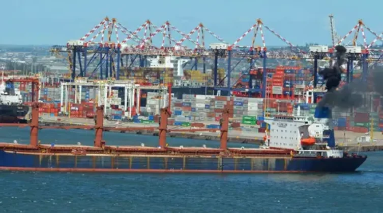 أوكرانيا تستدعي سفير إسرائيل على خلفية أزمة الحبوب "المسروقة"