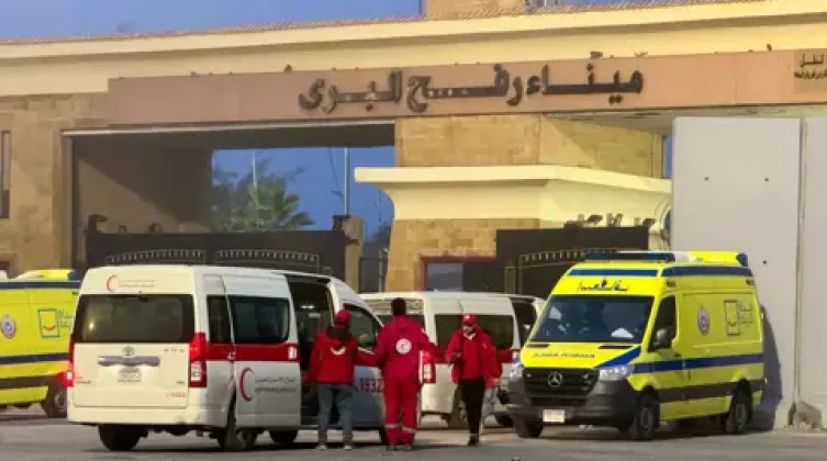 توقف إجلاء المرضى من غزة عبر معبر رفح بعد إغلاقه