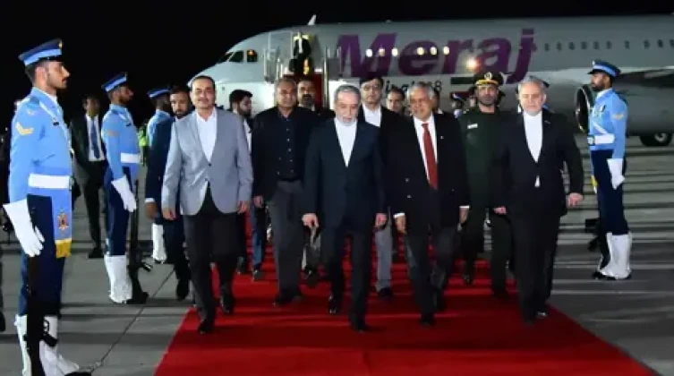 طهران: عراقجي أبلغ باكستان مطالب إيران وتحفظاتها إزاء واشنطن