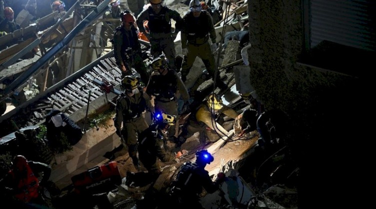 قتيلان ومفقودان تحت الأنقاض في حيفا بعد هجوم إيراني