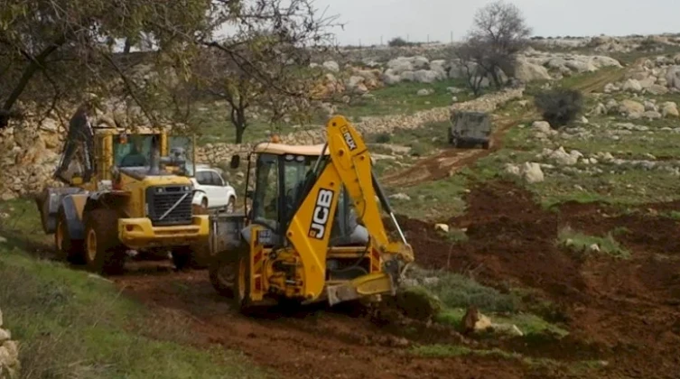 الاحتلال يدمر خطوطا ناقلة للمياه شرق طمون