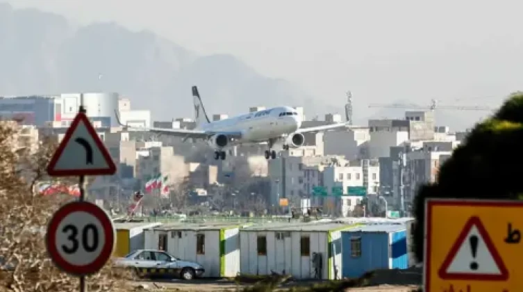 إيران تستأنف رحلاتها الدولية بعد فتح الأجواء