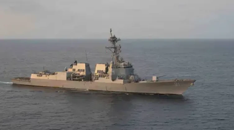 مسؤول إسرائيلي: الإبقاء على حصار مضيق هرمز خيارنا المفضل