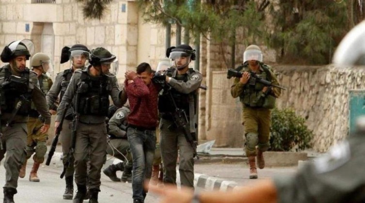 الاحتلال يحتجز شابًا ويستولي على معدات جرافة غرب سلفيت