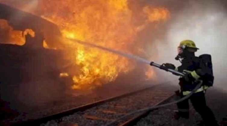 وفاة رضيعة وإصابة 3 آخرين بحريق خيمة في النصيرات
