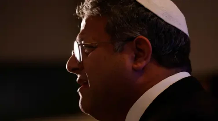 ساعر يهاجم بن غفير بعد إهانة نشطاء "أسطول الصمود"