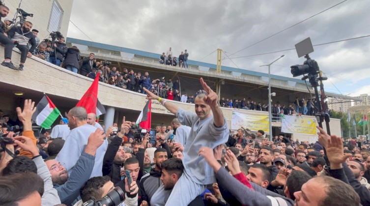 تركيا تستقبل دفعة جديدة من الأسرى المحررين المبعدين ضمن صفقة التبادل الأخيرة
