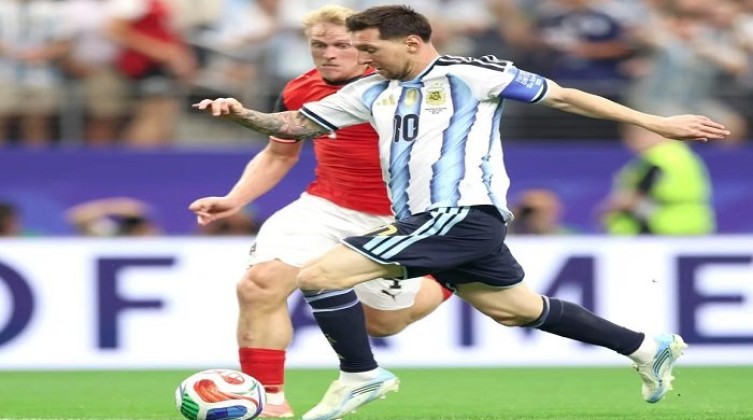ميسي يقود الأرجنتين لفوز مهم على النمسا 2-0 في كأس العالم (فيديو)