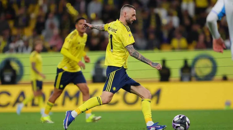 النصر السعودي يخطط لضم نجم ليفربول لتعويض بروزوفيتش