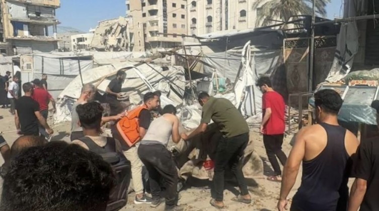 10 إصابات إحداها خطيرة بغارة إسرائيلية غربي مدينة غزة