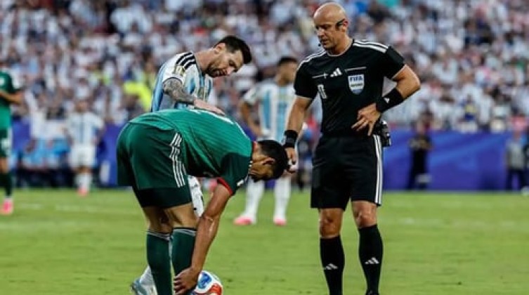 أول تحرك من الاتحاد الجزائري ضد حكم مباراة الأرجنتين