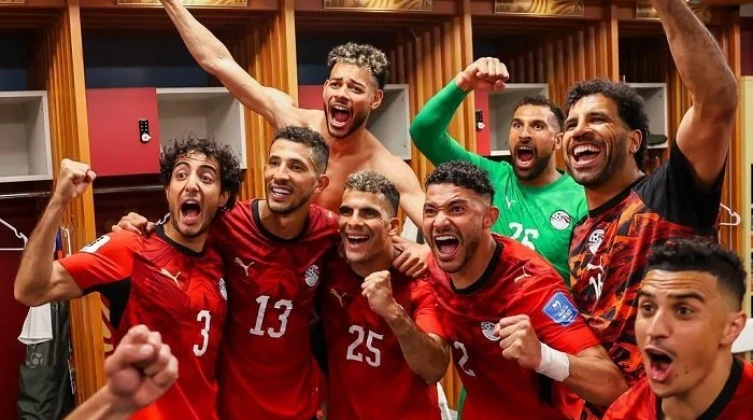 بالفيديو: احتفالات جنونية لمنتخب مصر بعد الفوز التاريخي على نيوزيلندا